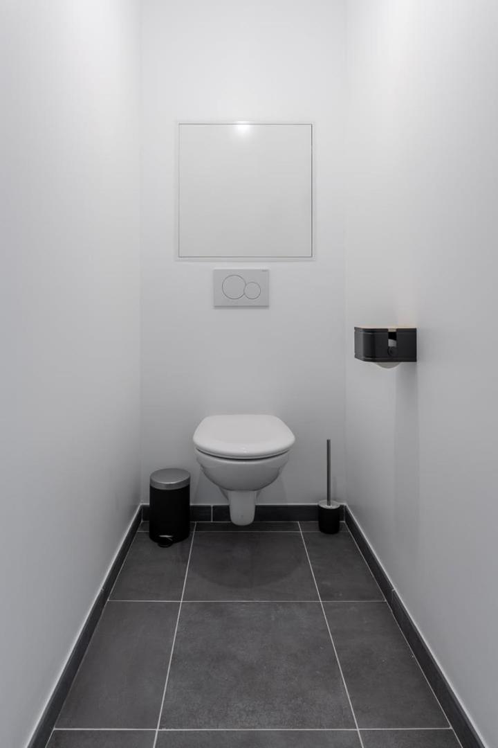 Charming Through-apartment Renovated And Equipped! *