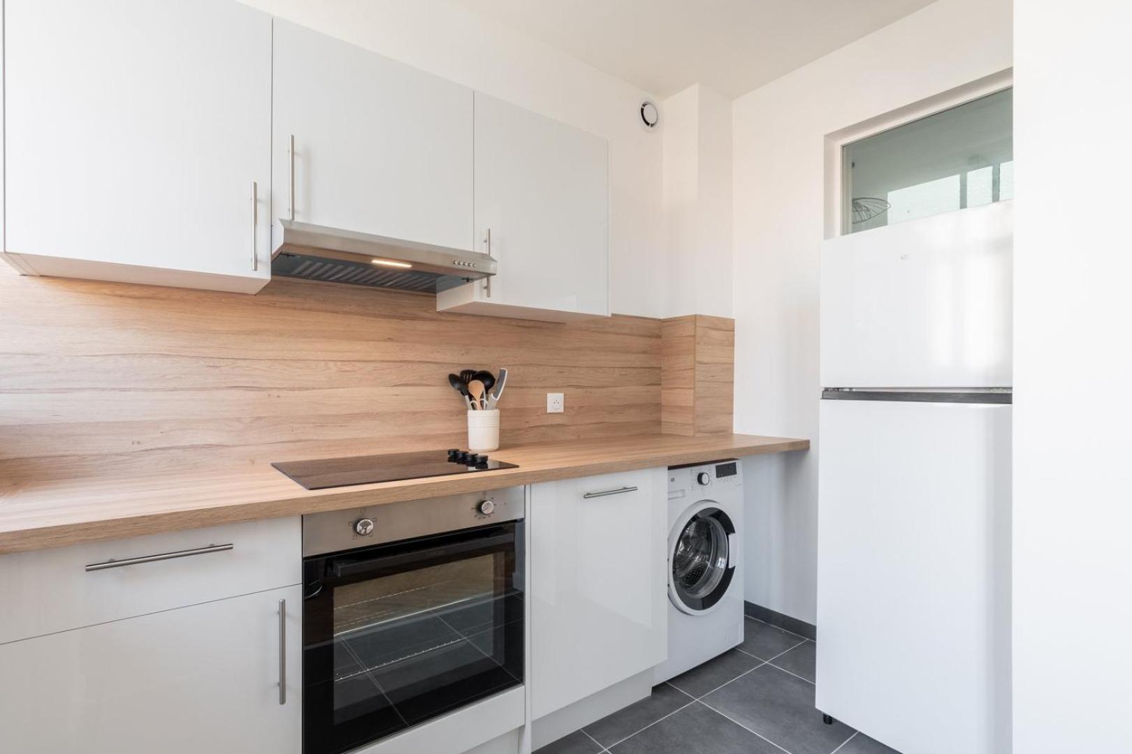 Apartment Charming Through-apartment Renovated And Equipped! *