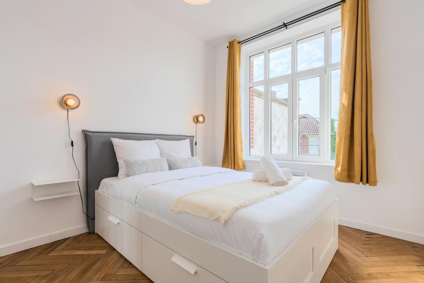 Charming Through-apartment Renovated And Equipped! *